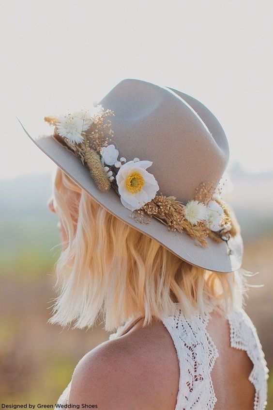 bridal hat on your wedding 