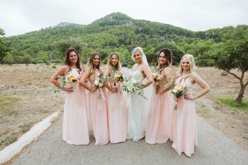 bridesmaids dresses colour scheme