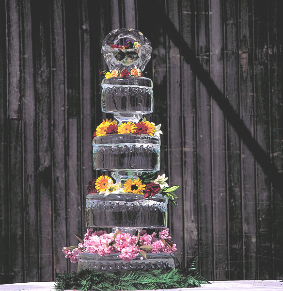 A wedding cake sculpted out of ice. Image: IceWork.co.uk