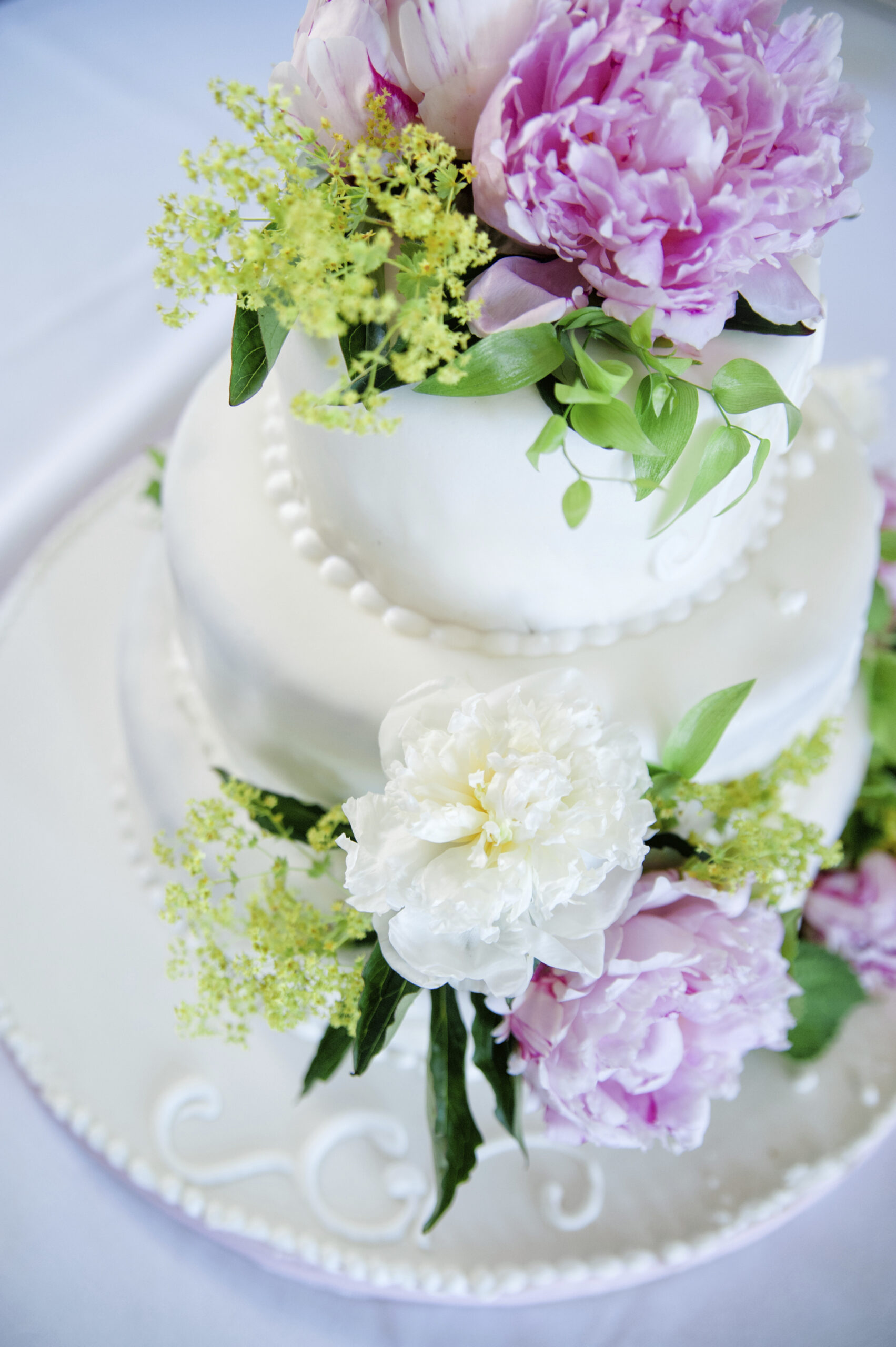 how to use fresh flowers in a wedding