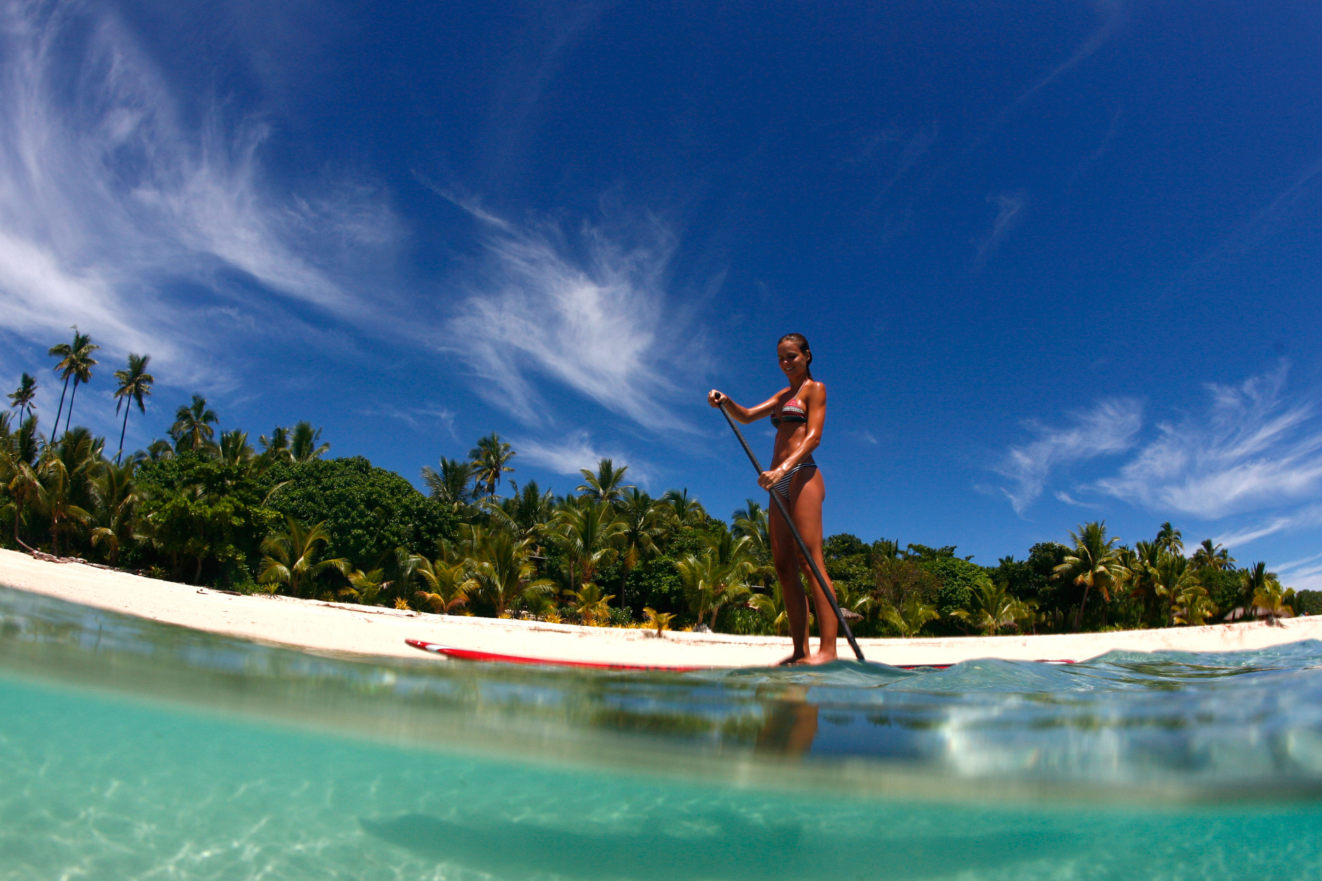 Fiji-Honeymoon-Stand-Up-Paddle-Boarding