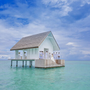 Spectacular surroundings make for in incredible ceremony and honeymoon location Image: Four Seasons via Daly Mail