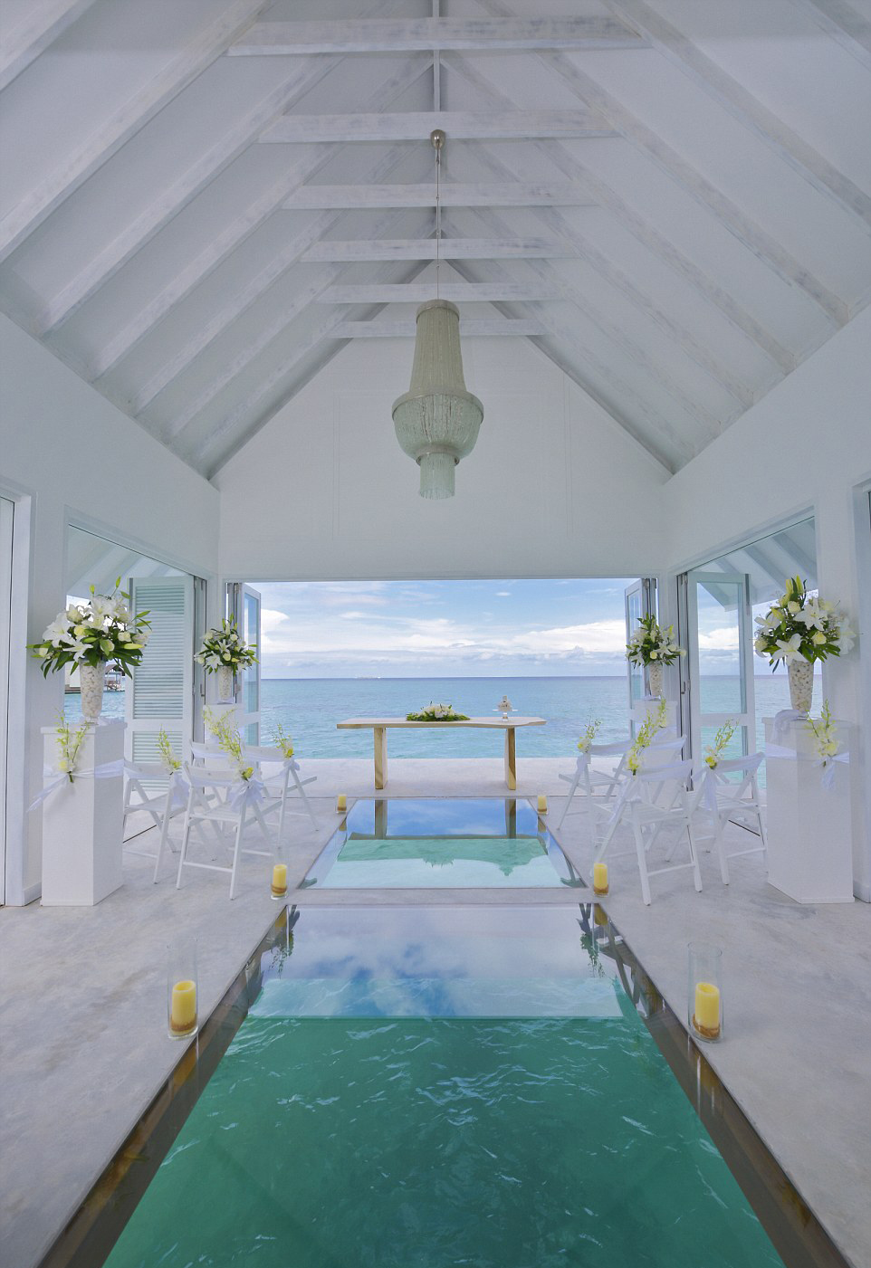 The structure can be decorated according to each couples personal style. Image: Four Seasons via Daily Mail