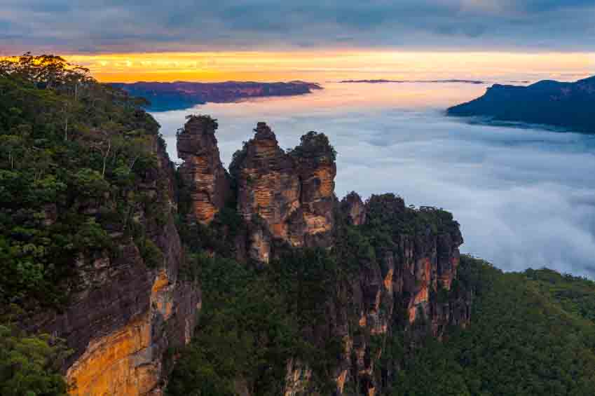 The Three Sisters, Blue Mountains National Park - NSW - Australi