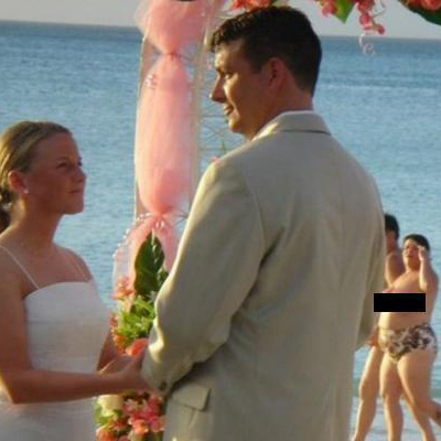 AWKWARD PHOTOBOMB