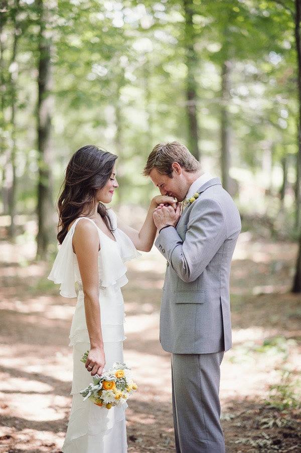 a newlywed couple photography in forest