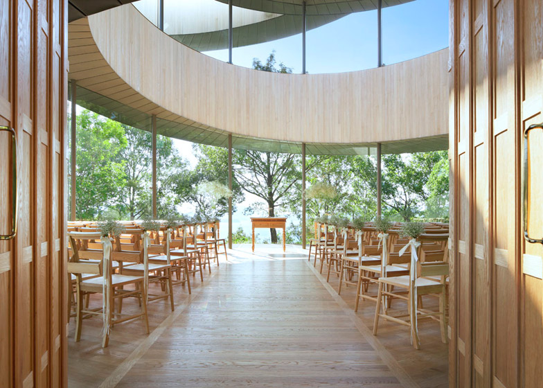 Ribbon-Chapel-in-Japan-5