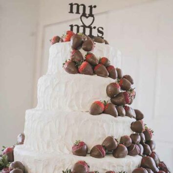 Chocolate and strawberries wedding cake
