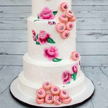 wedding cakes with macarons