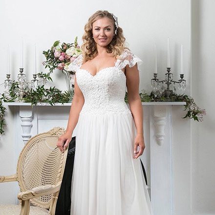plus size brides