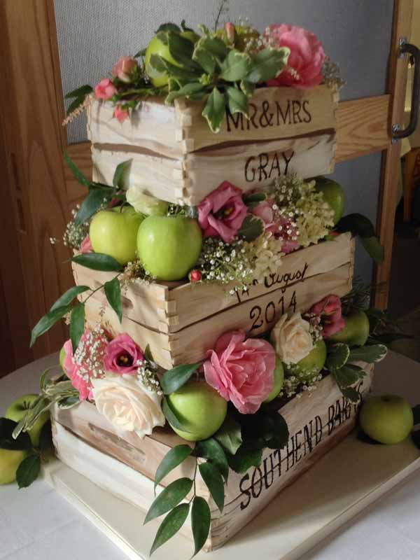 Apples and roses wedding cake