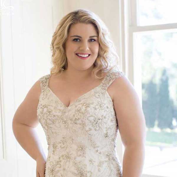 The Wedding Dress Guide for Short and Chubby Women