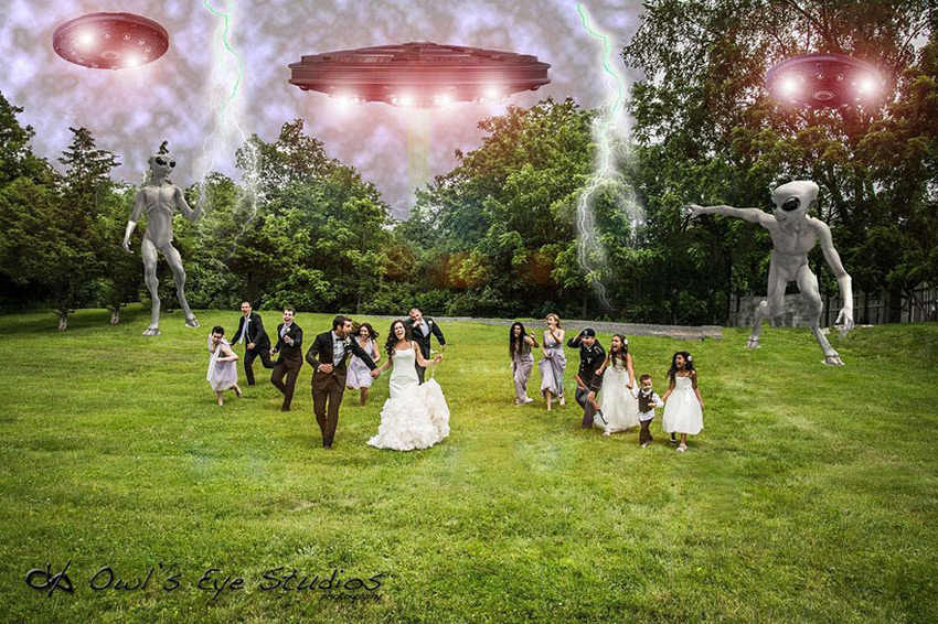 Alien invasion wedding photo---UFO