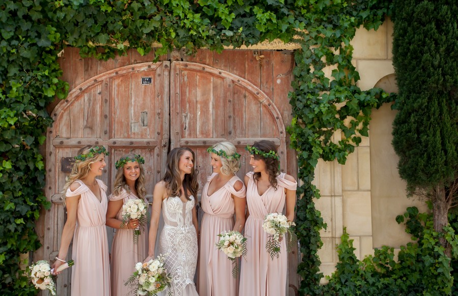 garden vineyrad bridesmaids
