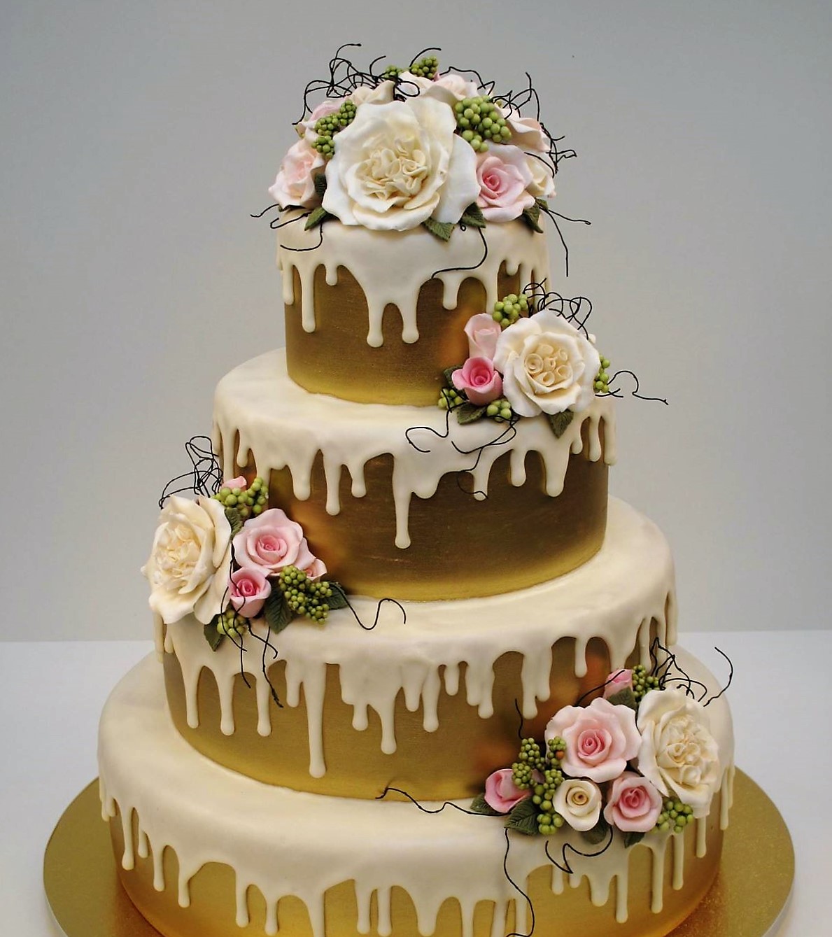 Gold Wedding Cakes 