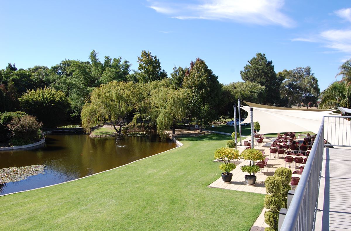 Willow Pond Reception Centre