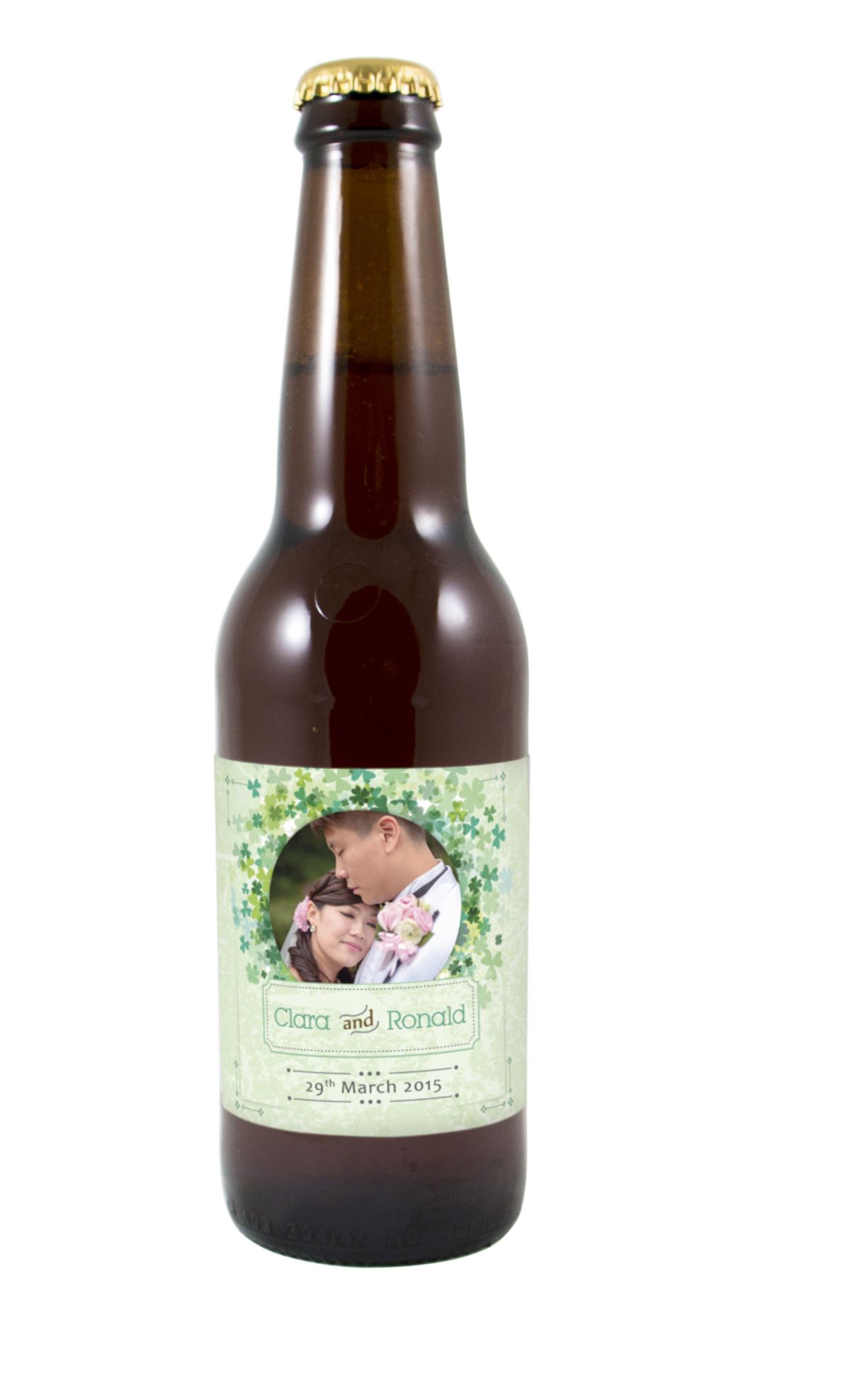 Personalising labels for beer or wine is a great gender neutral gift idea. Image: Brewtopia