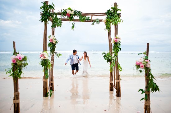Beach wedding arch. Image: Telita Events and Decor