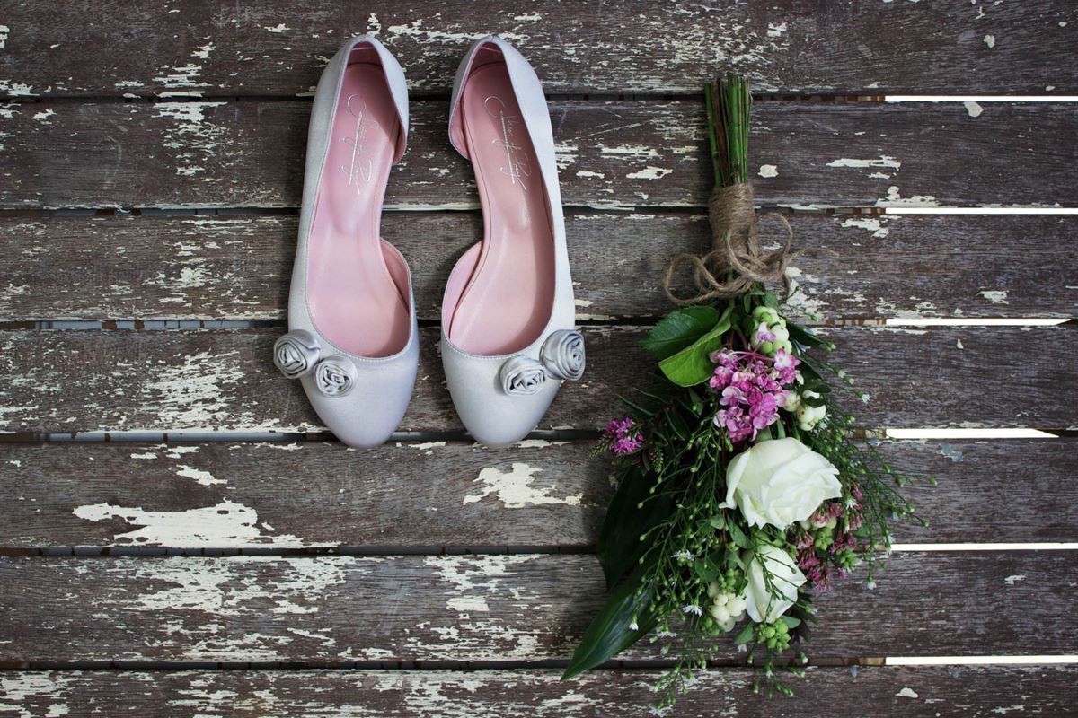 Impossibly gorgeous flat wedding shoes | Easy Weddings | Articles