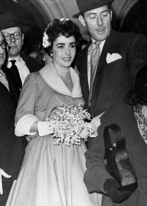 Elizabeth Taylor married Michael Wilding on February 21, 1952.