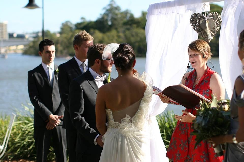 laura kidd marriage celebrant, i kidd you knot, brisbane celebrants