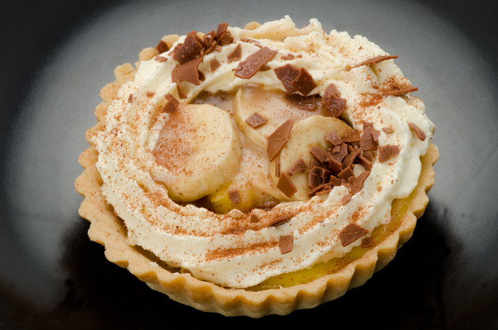 Banoffee pie on a black serving dish