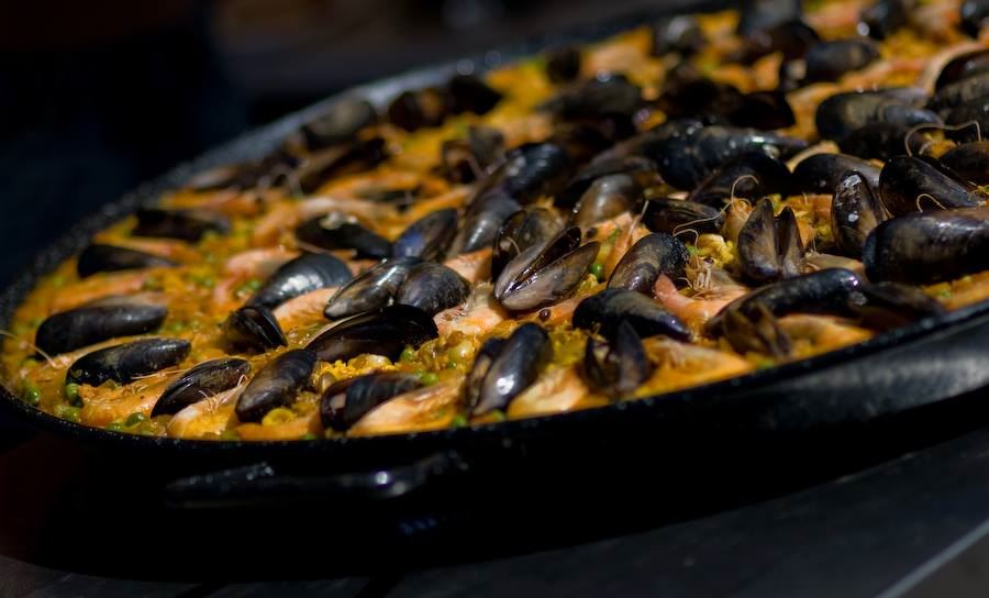 ole paella, wedding day buffet trends