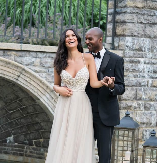 who to bring to wedding dress shop