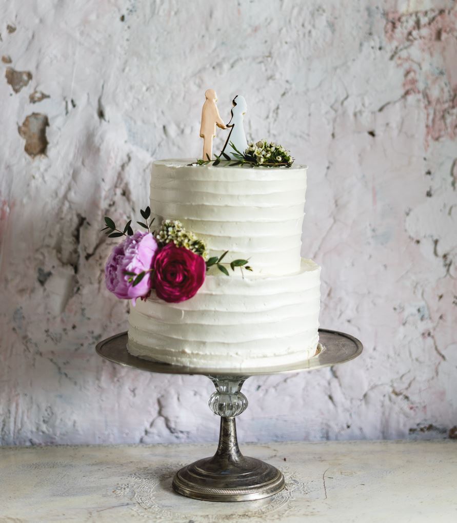 6 wedding cake makers share their favourite flavour options