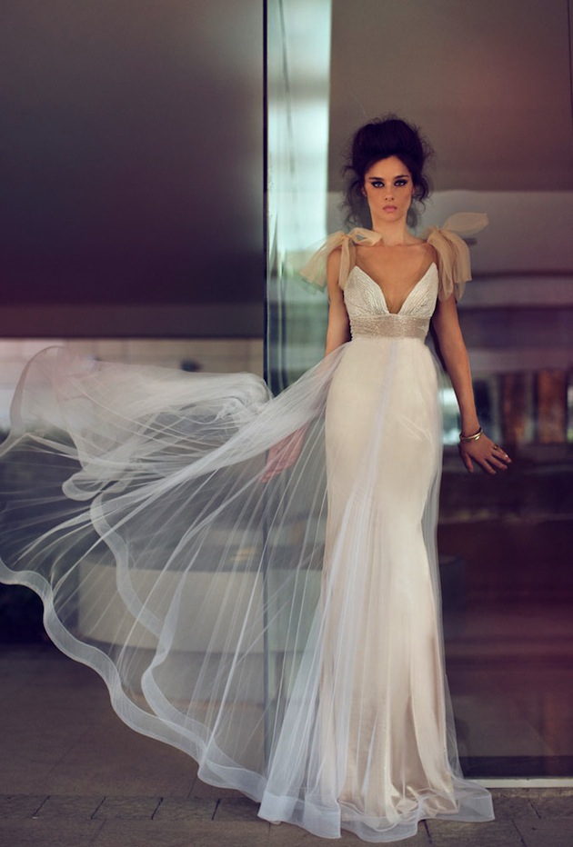 Modern-Wedding-Dresses-by-Zahavit-Tshuba-Bridal-Musings-17