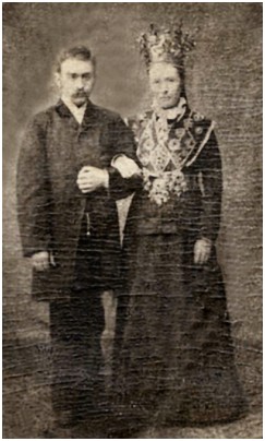 A wonderful image of Torgir Andreasen and Malene (Magdalene) Andersdatter's traditional nording wedding, this image was taken in January 1883. Source:  http://www.fashion-era.com/Weddings/1883-norwegian-bridal-crown-photo.htm
