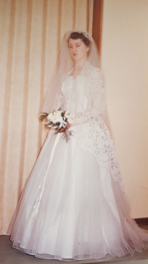 Oh-Julia-Ann-Vintage-Wedding-Dress-1-e1458707991653-576x1024