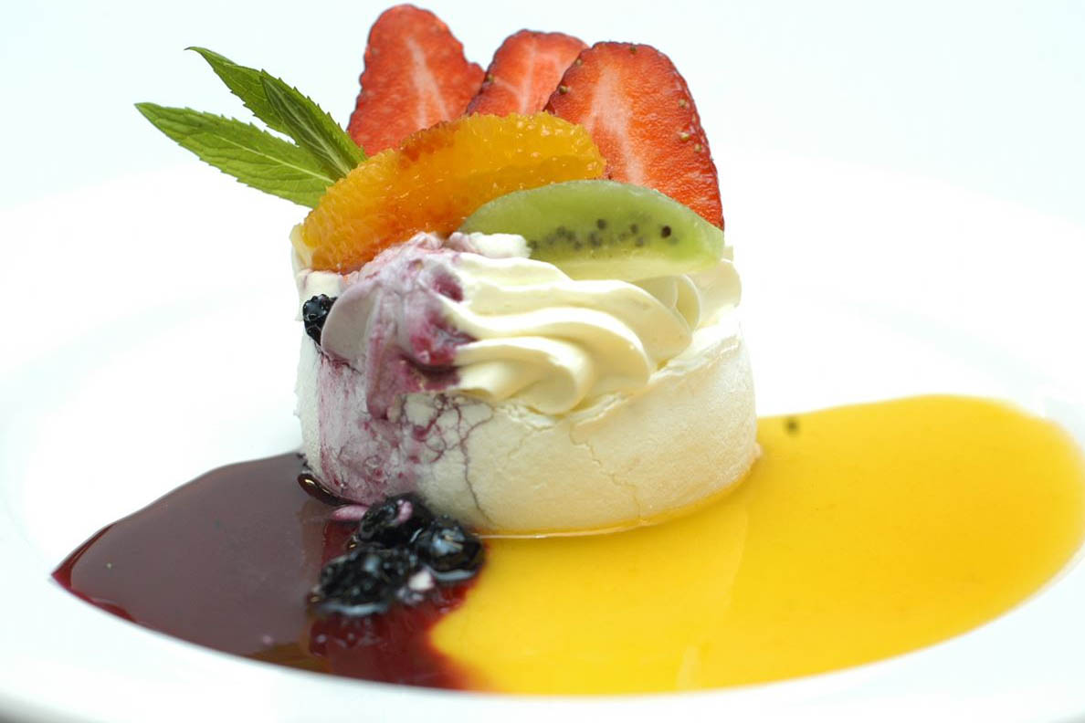 MINI PAVLOVA DESSERT BY PRESTIGE CATERING