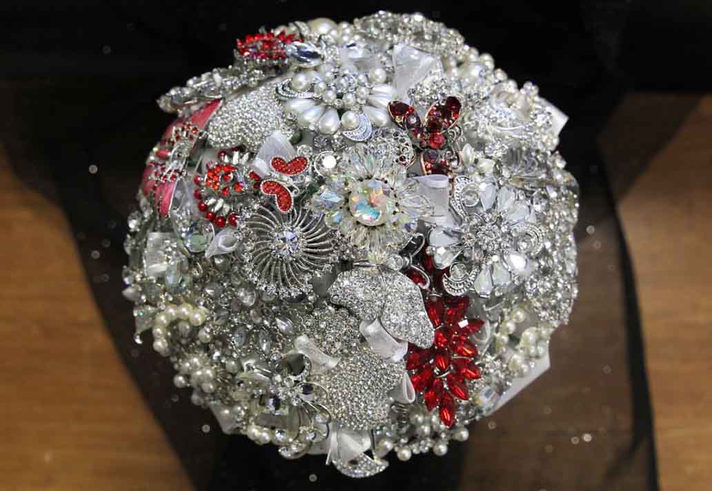 brooch bouquet a festival of flowers easy weddings