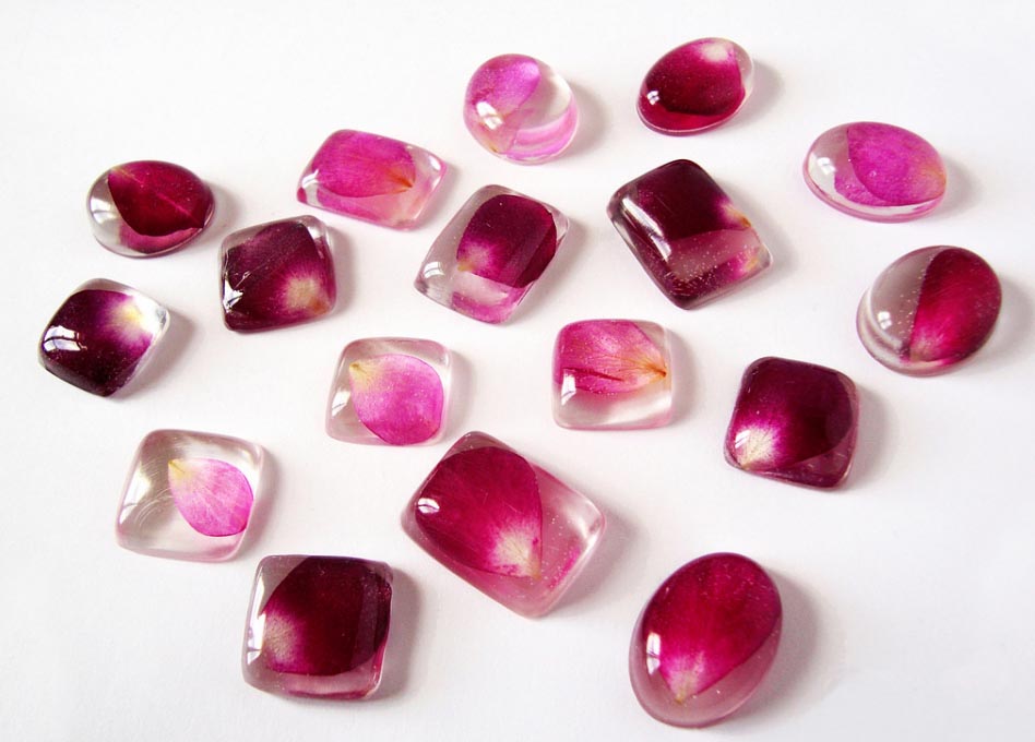 preserve wedding flower petals in resin