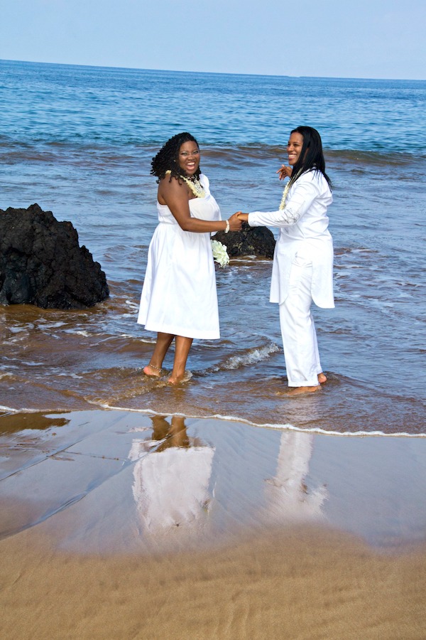 Miya and Princess of Washington DC eloped to the beautiful shores of Maui, Hawaii.