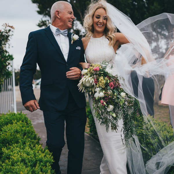 traditional classic wedding vs rustic wedding decor
