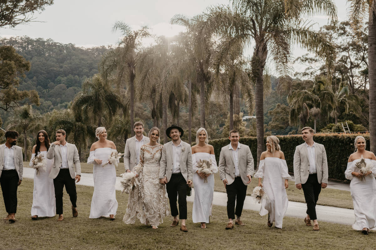 Gabie & Scott's easy breezy Austinvilla Estate wedding | Real Weddings