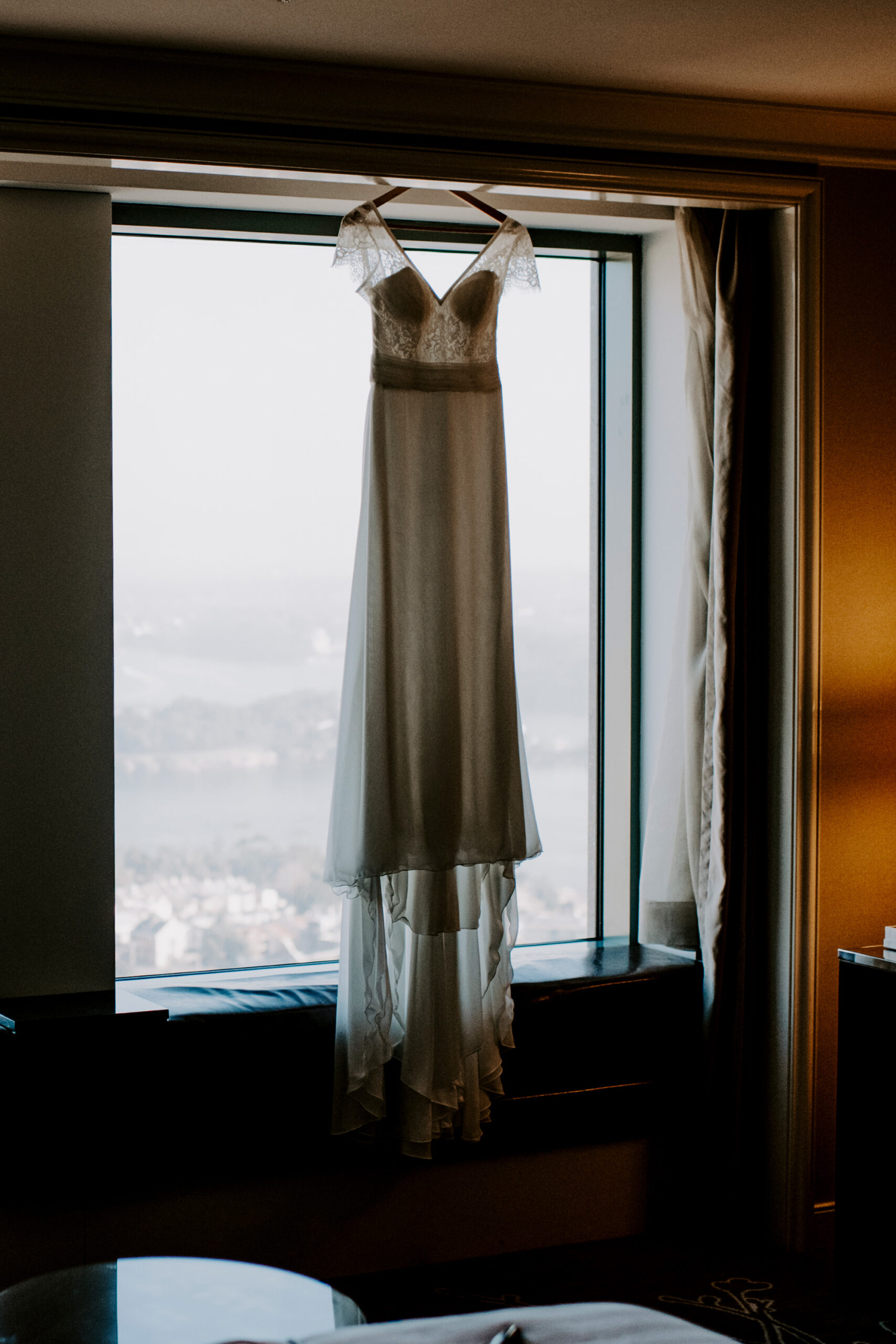 Georgia Evan Rustic Autumn Wedding Amber Wynn Jones SBS 004 scaled