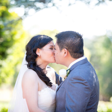 Love finds a way at Yulian & Sam’s garden wedding