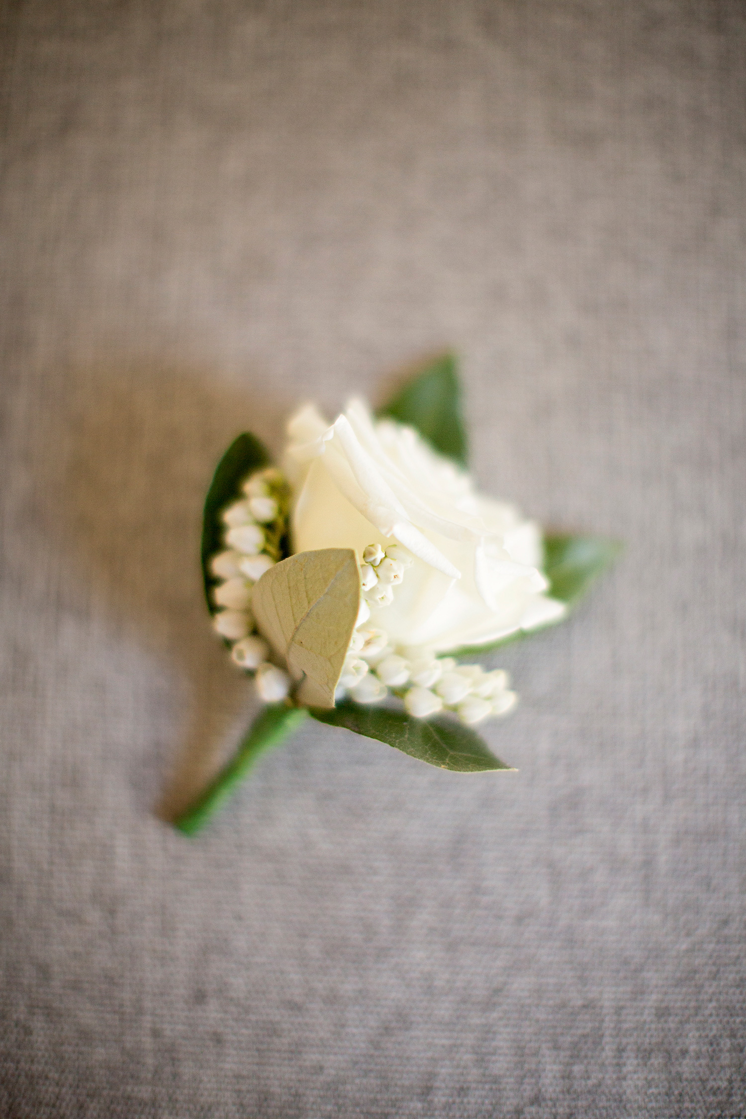 Beccy Paul Romantic White Wedding 001