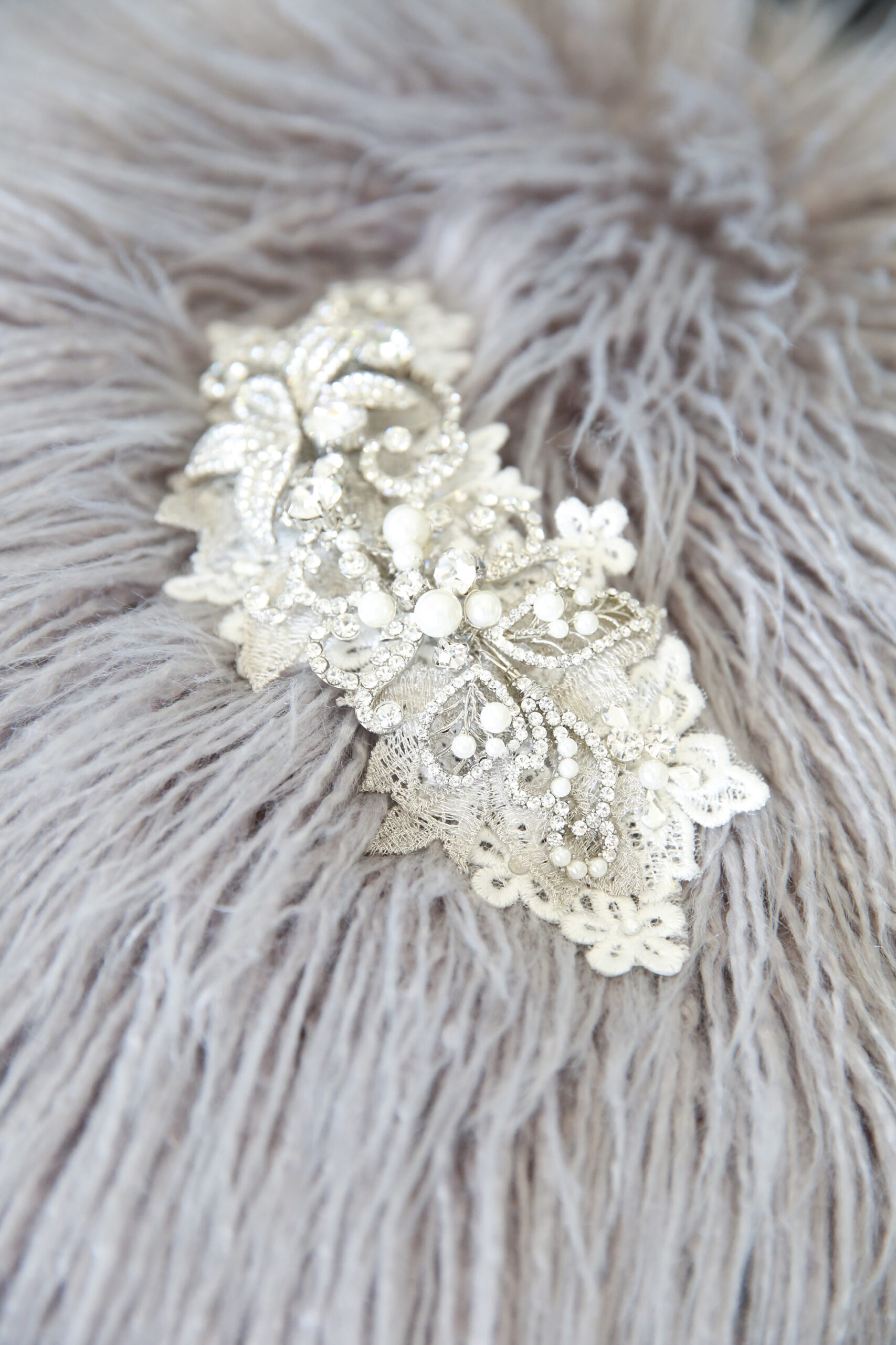 Kirsty Daniel Modern Classic Wedding SBS 001 scaled