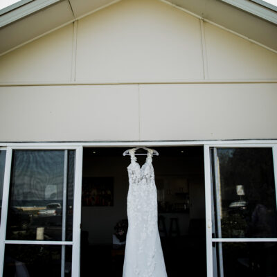 Fiona Pete Modern Romantic Wedding Ainslee Burke Photography SBS 004