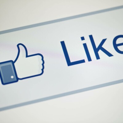 Easy Weddings fans page on Facebook