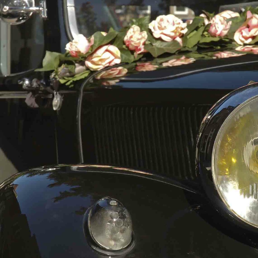 How many wedding cars will you book for your wedding day?
