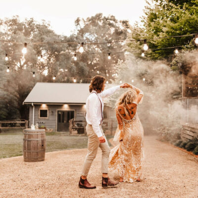 How to pull off the rustic wedding theme