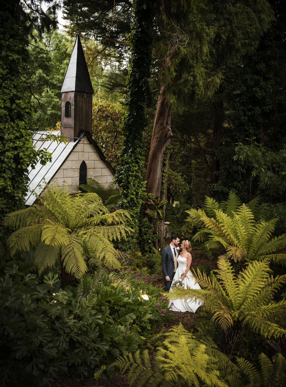 Castles and Classic Cars: Cassie and Daniel&#8217;s wedding at The Manor Basket Range