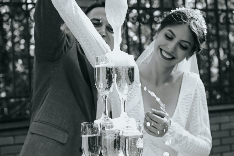 Your guide to teeth whitening for the perfect wedding smile with White Glo