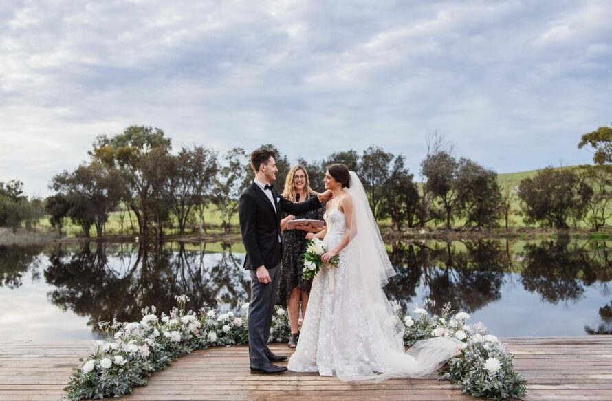Lakeside wedding venues | Buckland Estate