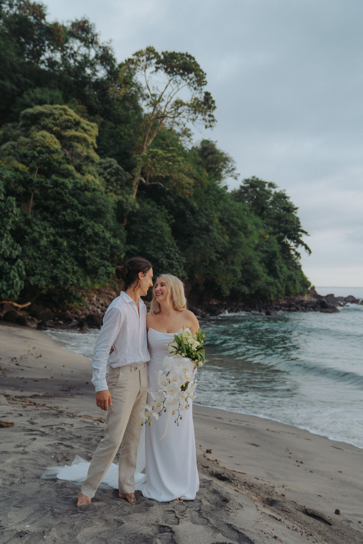 Emma and Tanna's Jeeva Klui Resort wedding captured by Kioku Visual